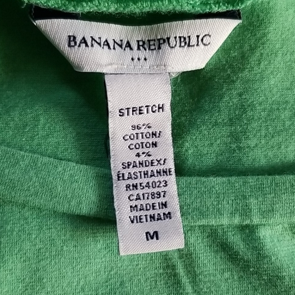 LAST CHANCE! Banana Republic Tee in Green - EUC - Picture 4 of 4